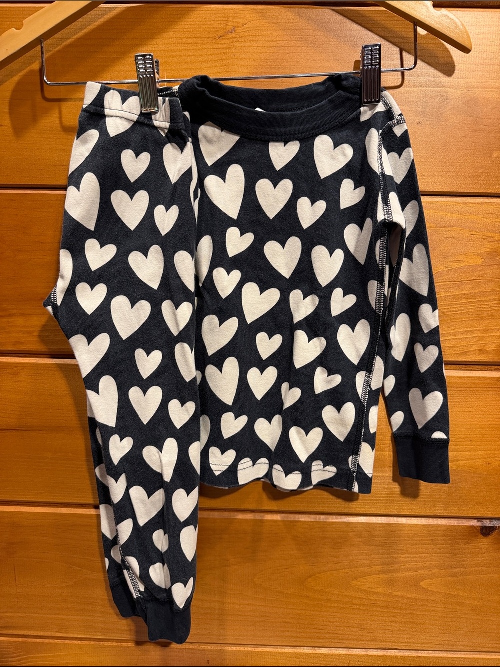 Hanna Andersson Black and White Heart Pajama Set LIKE NEW size 4Y